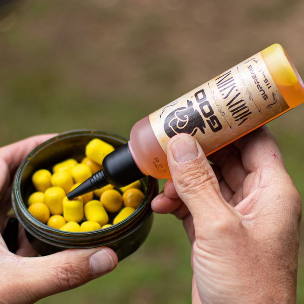 Korda Goo Corn Twist Bait Smoke 115ml - Imagen 4