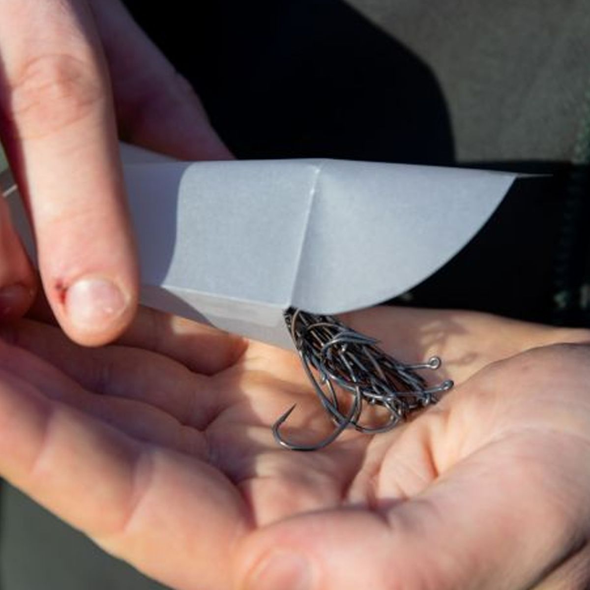 RidgeMonkey Pack 25uds Ape-X Medium Curve Barbed Bulk Nº4 - Imagen 8